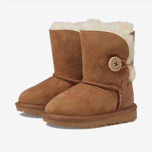 UGG Kids Bailey Button II in Chestnut Little Kid Size 12